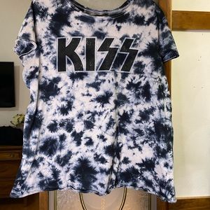 Torrid Kiss Band T shirt